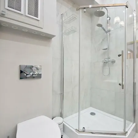 Dluga Street Near Neptun *