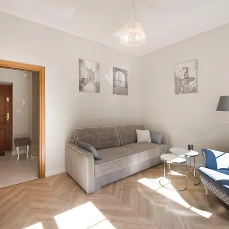 Apartment Dluga Street Near Neptun