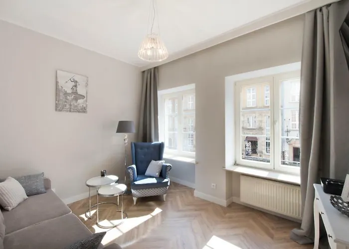 Dluga Street Near Neptun