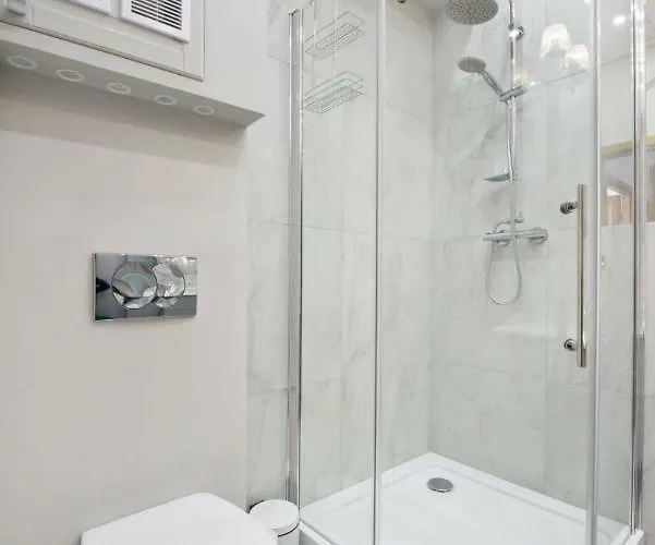 Dluga Street Near Neptun *