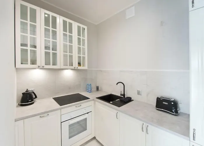 Dluga Street Near Neptun *